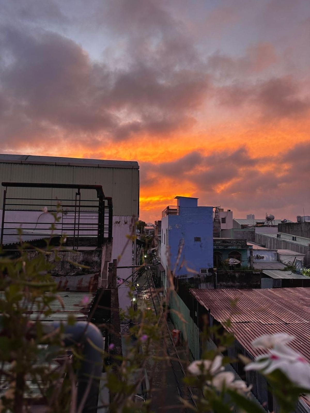 Private Rooms-low Price- Suburban Of Saigon *